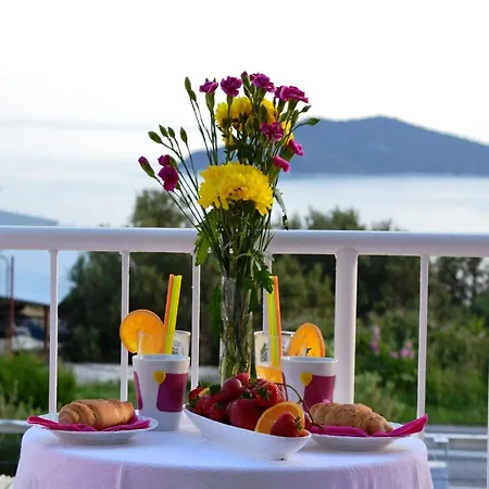 Lina - Five Bedroom With Terrace And Sea View Villa Brsečine