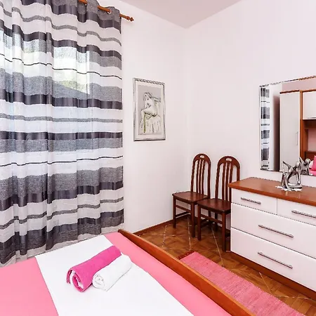 Villa Lina - Five Bedroom With Terrace And Sea View Brsečine