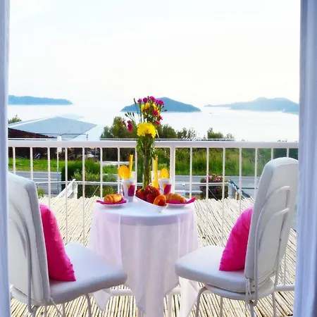 Lina - Five Bedroom With Terrace And Sea View * Brsečine