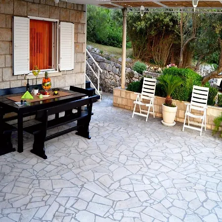 Lina - Five Bedroom With Terrace And Sea View Villa Brsečine