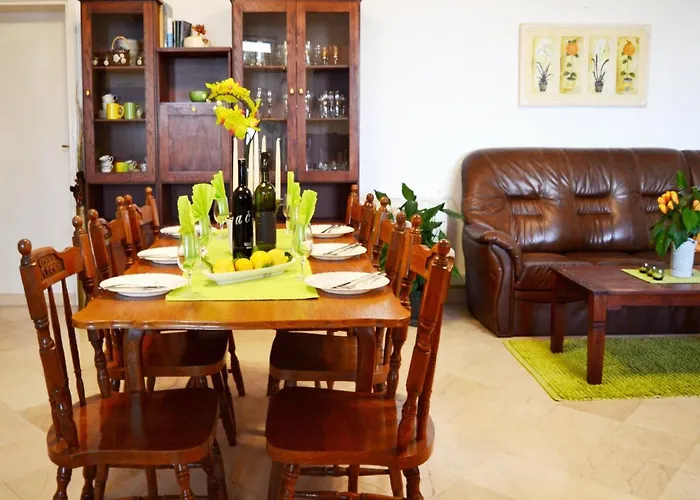 Lina - Five Bedroom With Terrace And Sea View Brsecine