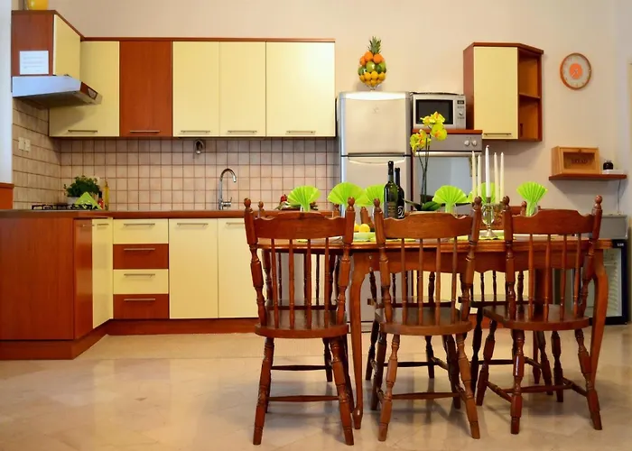 Lina - Five Bedroom With Terrace And Sea View Brsecine