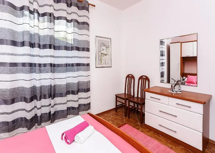 Вилла Lina - Five Bedroom With Terrace And Sea View Brsecine