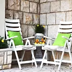 Lina - Five Bedroom With Terrace And Sea View * Brsečine