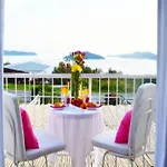 Lina - Five Bedroom With Terrace And Sea View * Brsečine