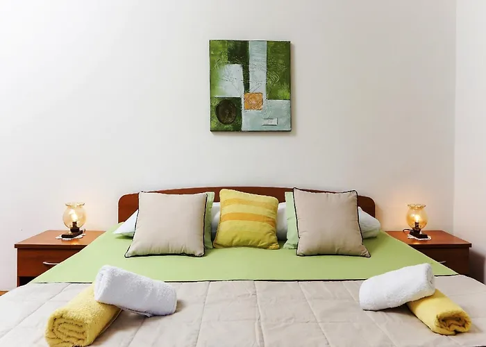 Lina - Five Bedroom With Terrace And Sea View *