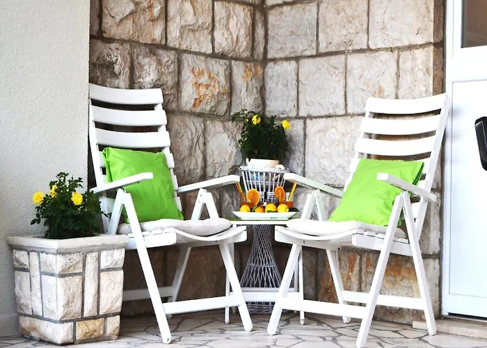 Lina - Five Bedroom With Terrace And Sea View * Brsečine